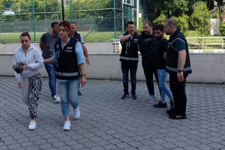 Samsun'da sahte dolarla telefon satın alan sevgililer tutuklandı