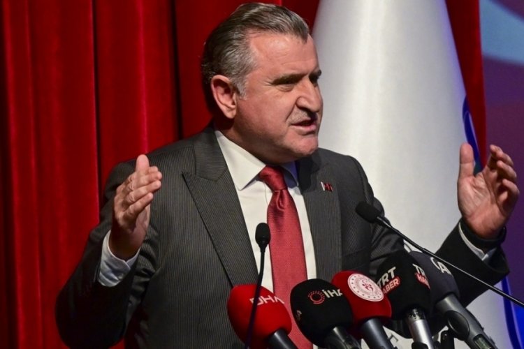 Gen&ccedil;lik ve Spor Bakanı Osman Aşkın Bak Anadolu Efes'i tebrik etti