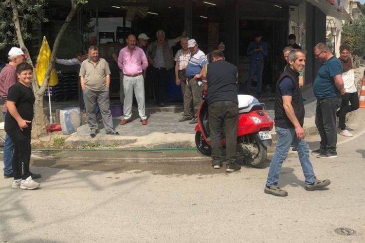 Bursa'da motosikletin i&ccedil;inden 1 metrelik yılan &ccedil;ıktı