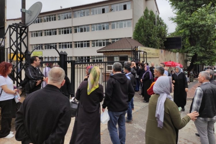 Bursa'da saniyeler kala sınava yetişti