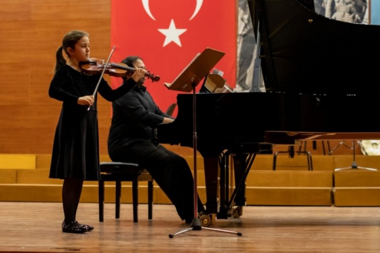 Uludağ Üniversitesi'nin en genç yeteneği göz dolduruyor!