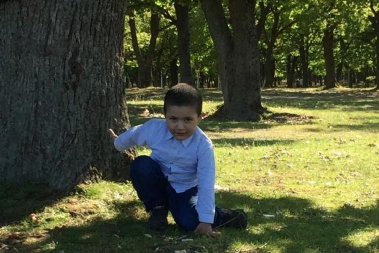 &Ouml;r&uuml;mcek Adam'a &ouml;zenip 5'inci kattan atladı!