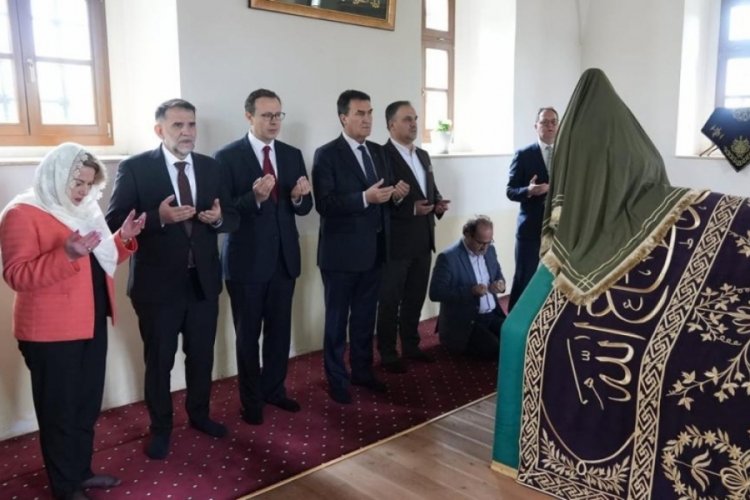 Sultan 1. Murad H&uuml;davendigar, vefatının 634'&uuml;nc&uuml; yılında Kosova'da anıldı