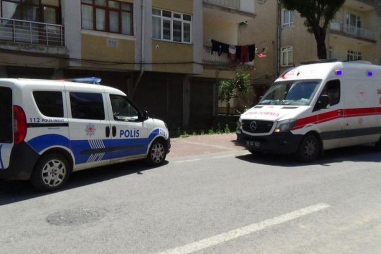 Tartıştığı eşinin &uuml;zerine kaynar su d&ouml;kt&uuml;