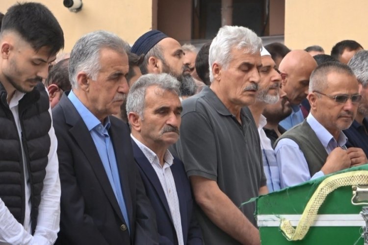 Kayınpederi tarafından &ouml;ld&uuml;r&uuml;len damadın cenazesi defnedildi
