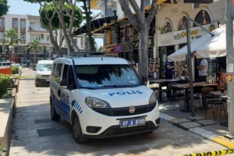 Antalya'da sohbet i&ccedil;i gittiği kuaf&ouml;rde silahlı saldırı sırasında &ouml;ld&uuml;r&uuml;ld&uuml;!