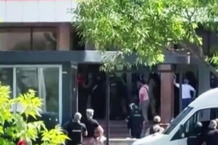 Kazakistan'daki bir bankada rehine krizi