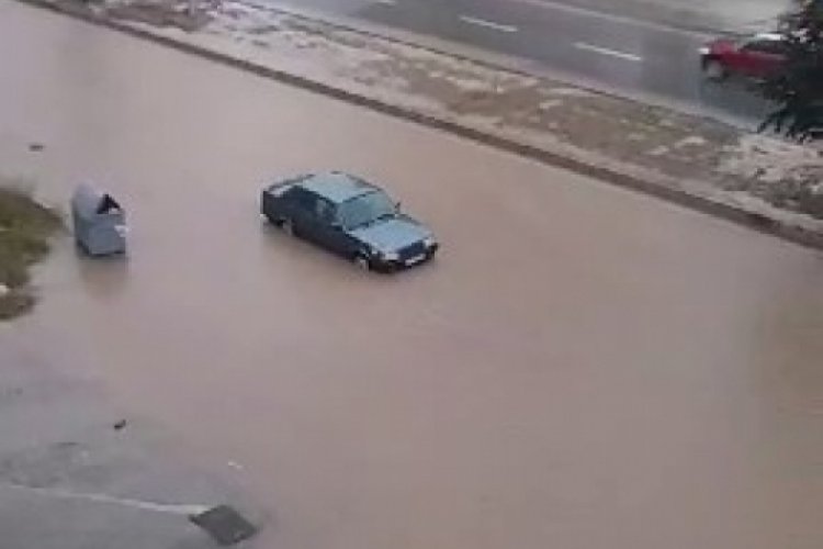 Uşak'ta sağanak ve dolu etkili oldu!