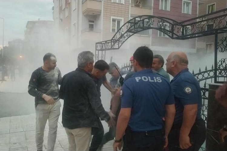 &Ccedil;orum'da bir şahıs kendini yakmaya &ccedil;alıştı! Polis kurtardı