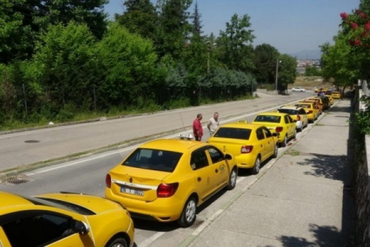 Bursa'da bug&uuml;nden itibaren taksilerde zamlı tarifeye ge&ccedil;ildi