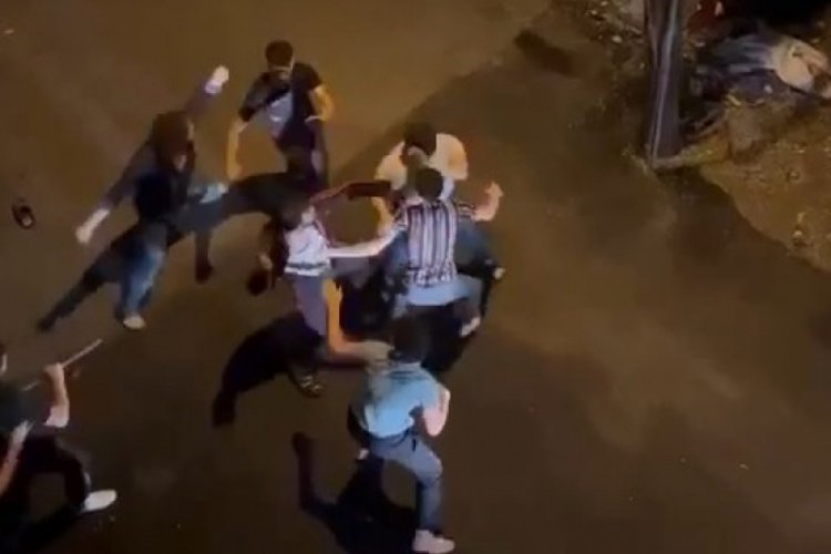 Bursa'da iki grup arasında tartışma: &Ouml;n&uuml;ne gelene saldırdılar