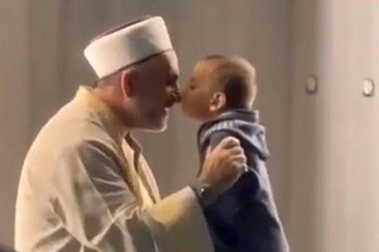 İstanbul'da imam ve k&uuml;&ccedil;&uuml;k &ccedil;ocuğun videosu g&uuml;l&uuml;msetti