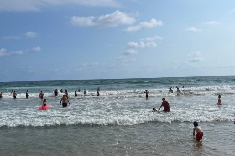 Antalya'da 2 tatilci boğulma tehlikesi ge&ccedil;irdi! Cankurtaranlar kurtardı