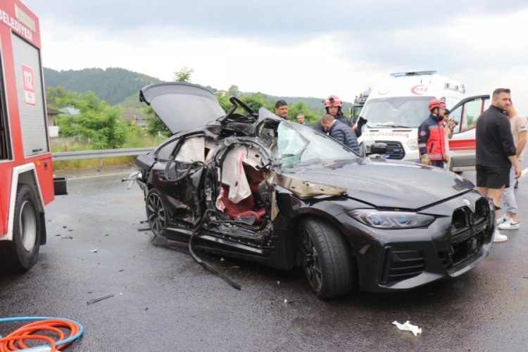 Kuzey Marmara Otoyolu'nda feci kaza: 2'si ağır, 3 yaralı