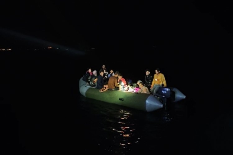 &Ccedil;anakkale Ayvacık'ta 30 g&ouml;&ccedil;men yakalandı