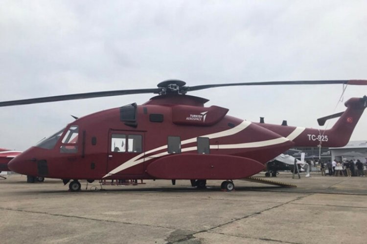 T&uuml;rkiye'nin yeni genel maksat helikopteri T925 vitrine &ccedil;ıktı