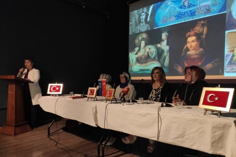 Bursa'da 'Kadın olmak' konulu panel d&uuml;zenlendi