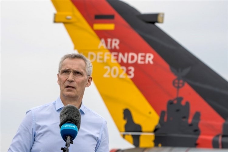 Stoltenberg, Air Defender Tatbikatı'na katılan askerleri ziyaret etti