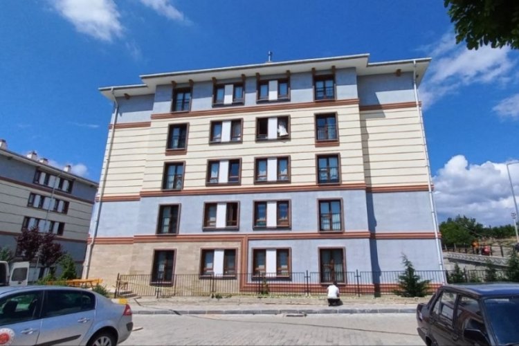 4. kattan d&uuml;şen yaşlı adam hayatını kaybetti