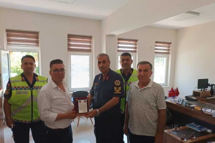 Jandarmanın radarına giren iyilik hareketi &ouml;d&uuml;llendirildi