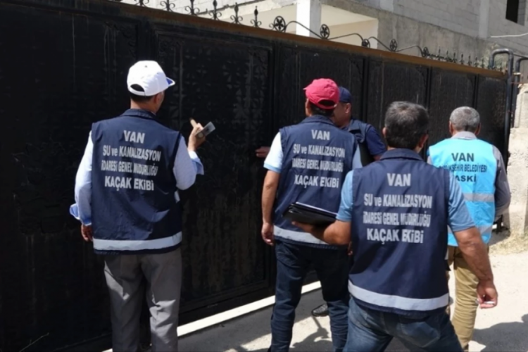 Van'da ka&ccedil;ak su krizi