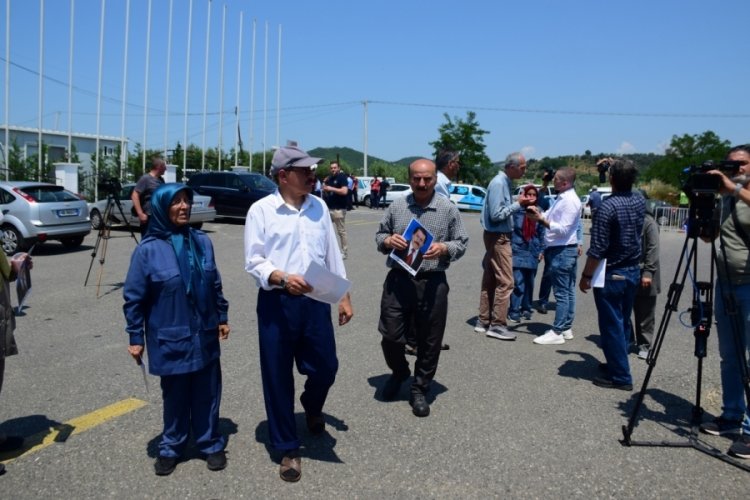 Arnavutluk polisi İran m&uuml;lteci kampını bastı