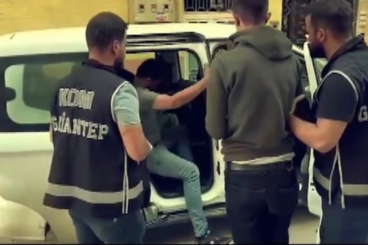 Gaziantep polisinden ruhsatsız silah operasyonu: 8 g&ouml;zaltı