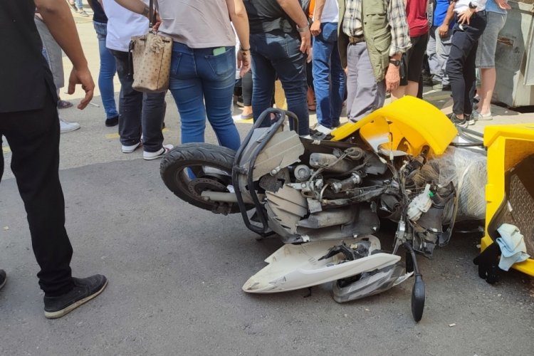 Edirne'de motosikletle &ccedil;arpışan otomobil s&uuml;r&uuml;c&uuml;s&uuml; kaza yerinden ka&ccedil;tı