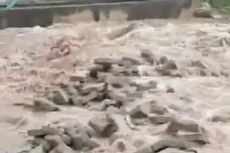 Tokat'ta sağanak sele neden oldu