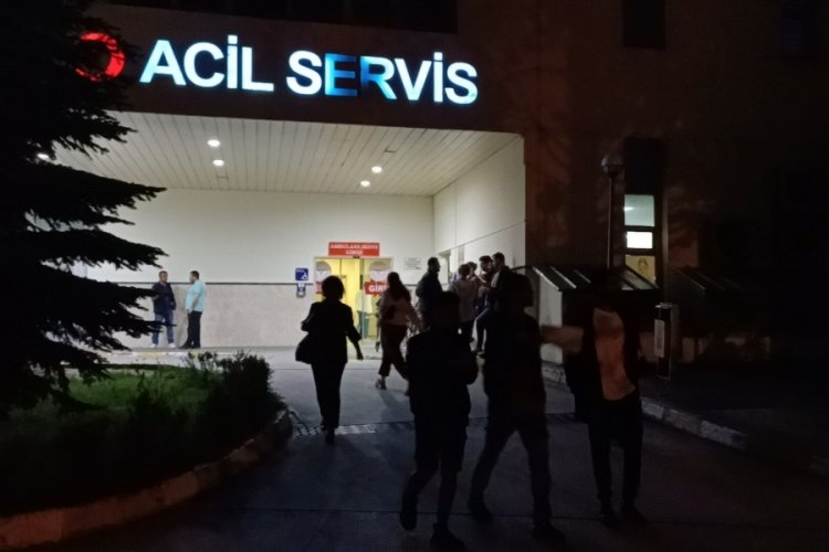 Bolu'da tavuk d&ouml;ner d&uuml;kkanında yemek yiyen 21 kişi zehirlendi