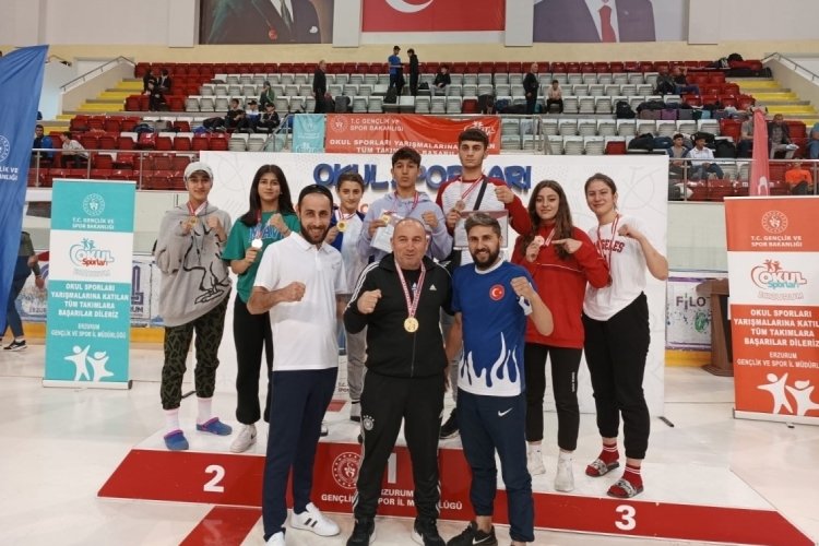 Boks&ouml;rlerden b&uuml;y&uuml;k başarı