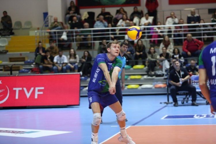Dmitrii Bahov da Bursa B&uuml;y&uuml;kşehir Belediyespor'la devam ediyor
