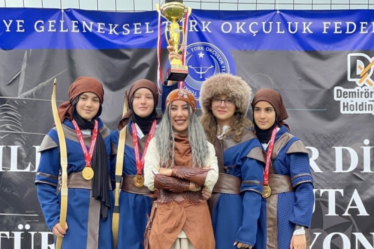 Ok&ccedil;uluk yarışmasında kuzenler şampiyon oldu