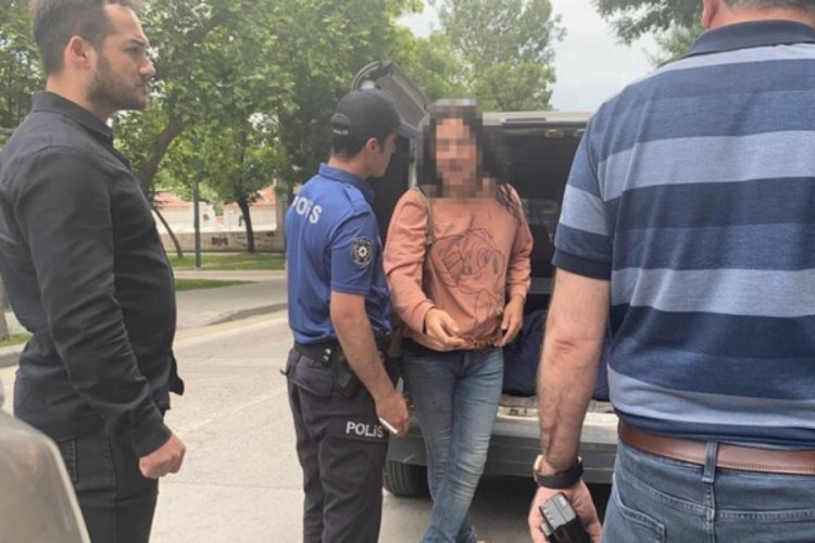 Isparta'da polis ekiplerinin m&uuml;dahale ettiği alkoll&uuml; şahıs zor anlar yaşattı