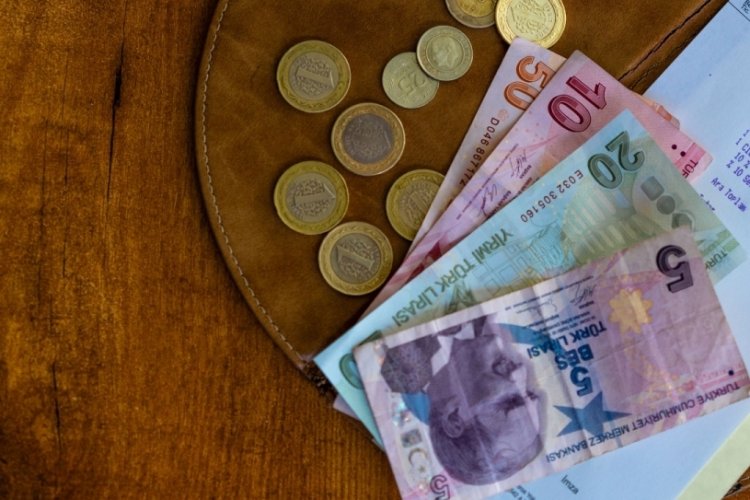 Yolda bulduğu 15 bin lirayı sahibine ulaştırdı