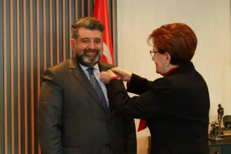İYİ Parti'de Murat Ke&ccedil;eciler istifa etti