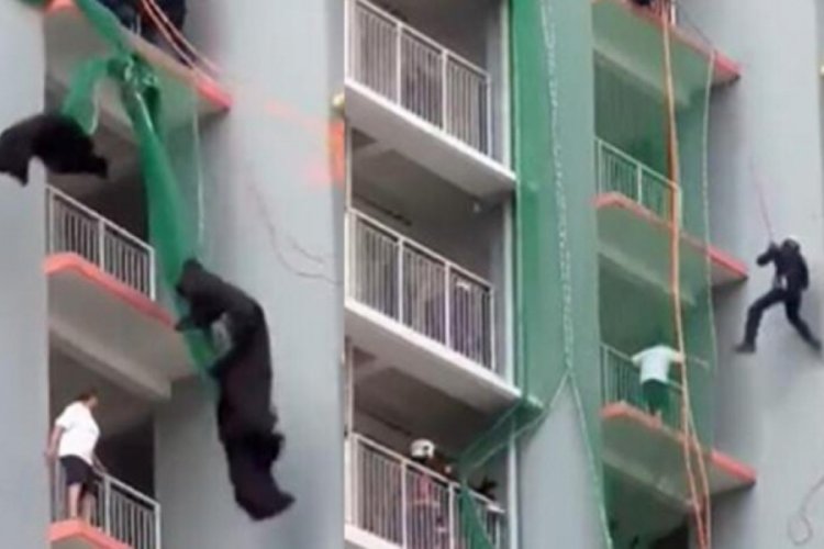 Singapur'da intihar girişimine 'ağlı' m&uuml;dahale!