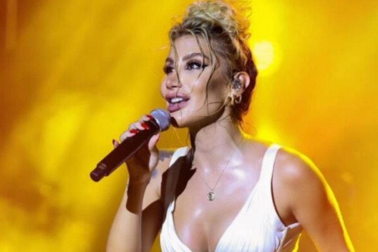 İrem Derici'den bikinili pozlar 