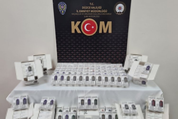 D&uuml;zce'deki operasyonda 282 adet ka&ccedil;ak elektronik sigara ele ge&ccedil;irildi