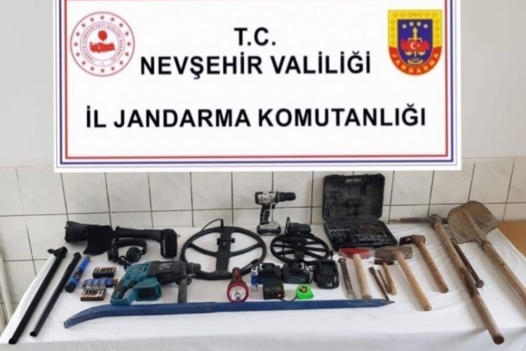 Nevşehir'de ka&ccedil;ak kazı yapanlar su&ccedil;&uuml;st&uuml; yakalandı