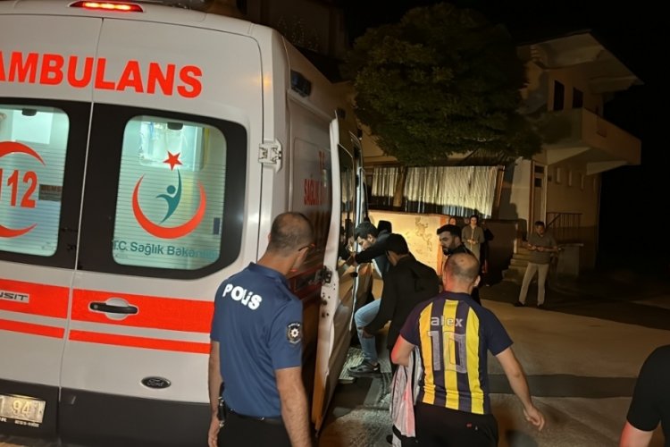 D&uuml;zce'de iki aile arasında b&uuml;y&uuml;k kavga: 6 yaralı