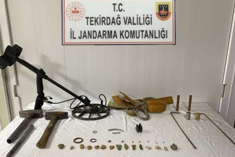 Ka&ccedil;ak kazı ve g&uuml;mr&uuml;k ka&ccedil;ağı i&ccedil;ki operasyonunda 10 g&ouml;zaltı