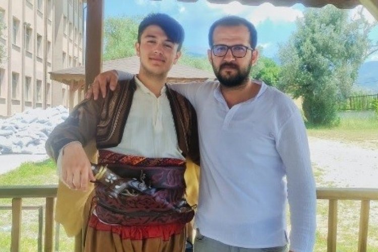 Hakan Y&uuml;cel, Solo Zeybek Yarışmasında birinci oldu