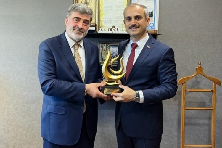 Başkan &Ccedil;ift&ccedil;i, &Ccedil;ayırova'da yapılan &ccedil;alışmaları anlattı
