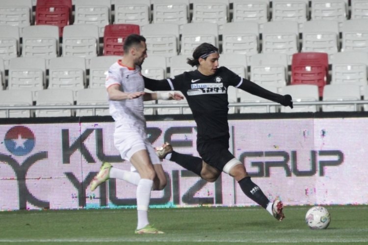 Altay'da Naderi'nin durumu belirsiz