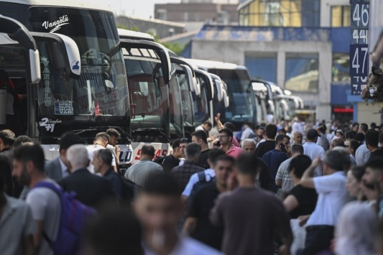 İstanbul Otogarı'nda Kurban Bayramı yoğunluğu