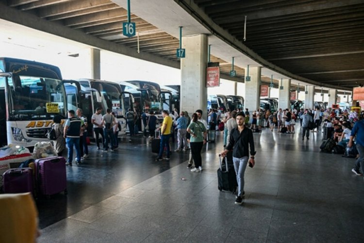 Otob&uuml;s terminallerinde bayram yoğunluğu başladı