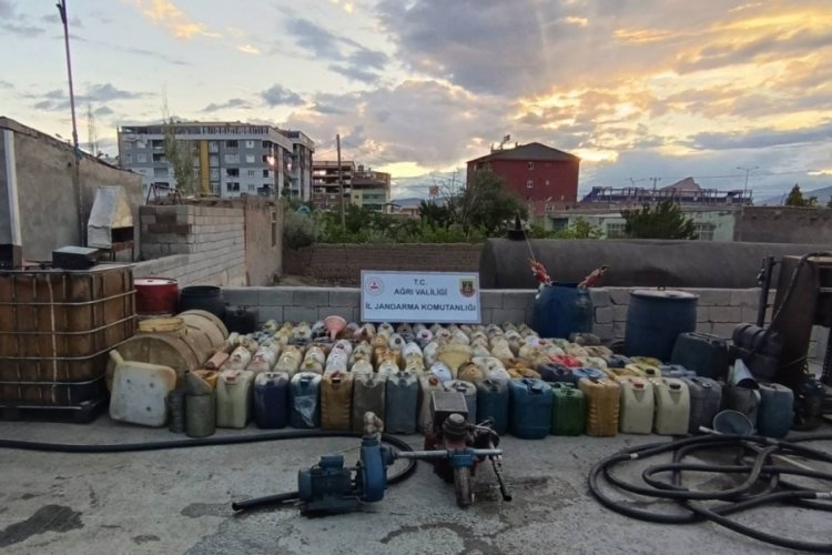 Ağrı'da 5 bin litre akaryakıt ele ge&ccedil;irildi
