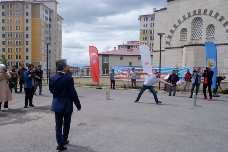 Erzurum Sağlık M&uuml;d&uuml;rl&uuml;ğ&uuml;'nden fidan dikimi