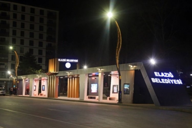 Yolcu dostu otob&uuml;s durağı taktir topluyor